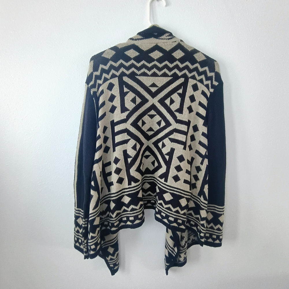 A Knitch Above Tribal Aztec Drape Cardigan Black Cream Boho Southwestern L - Picture 4 of 4